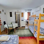 Eletviraga Vendeghaz Balvanyos